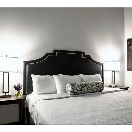 Bold 2Br 2Ba In The Block Apartment By Cozysuites! Indianapolis Bagian luar foto