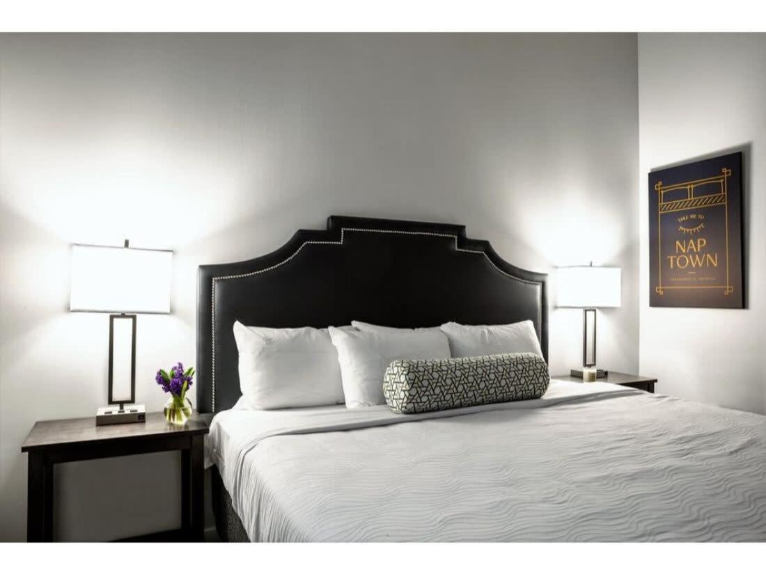 Bold 2Br 2Ba In The Block Apartment By Cozysuites! Indianapolis Bagian luar foto