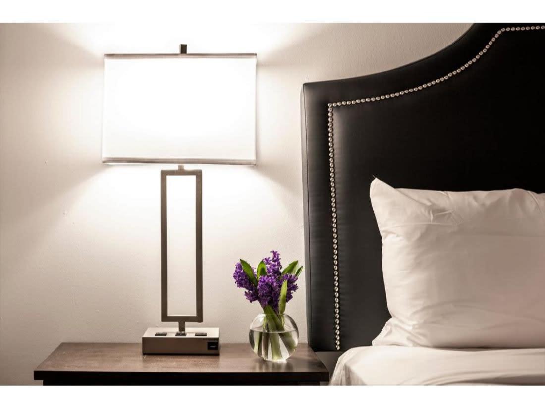 Bold 2Br 2Ba In The Block Apartment By Cozysuites! Indianapolis Bagian luar foto